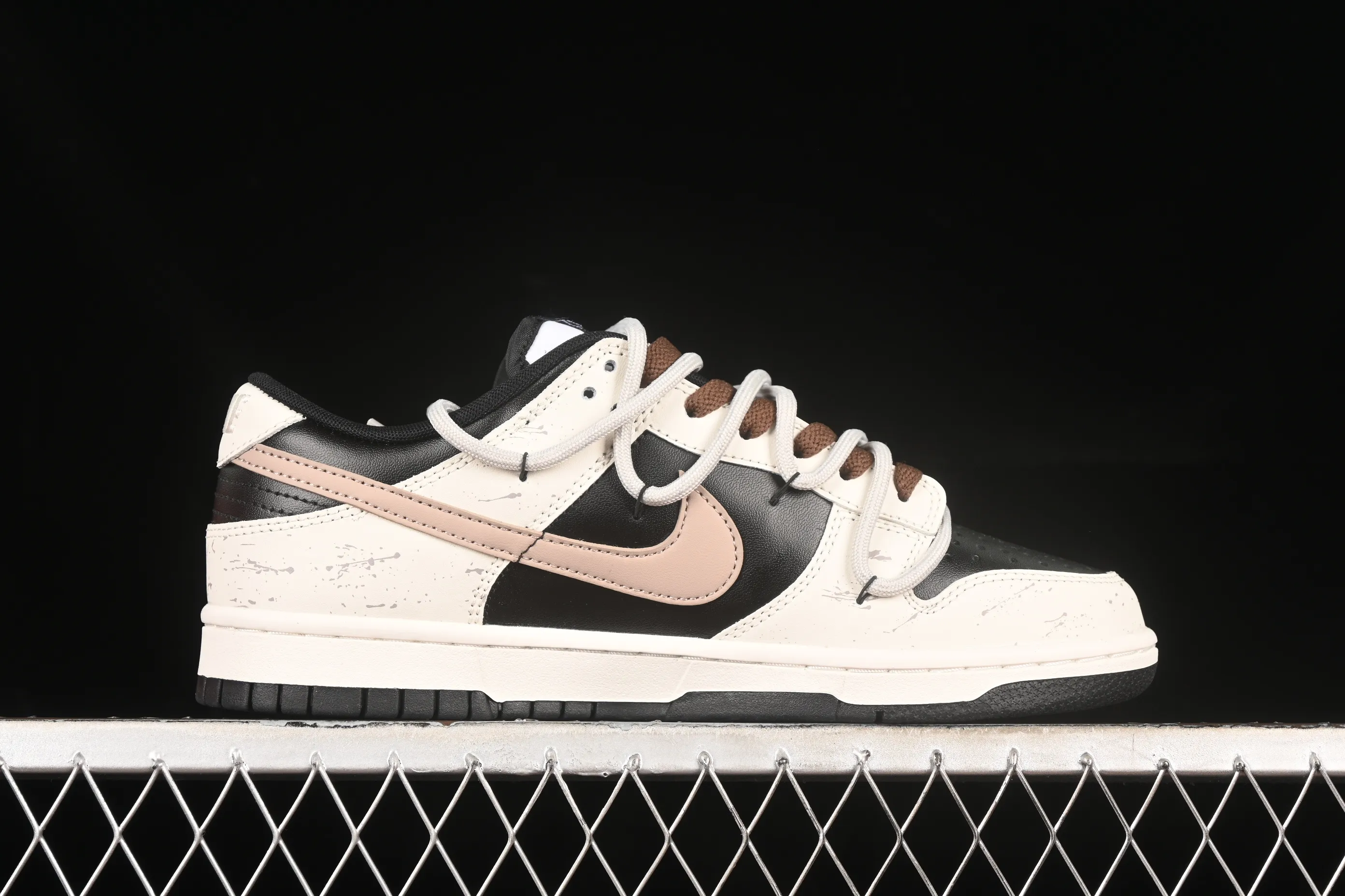 All categories Nk SB Dunk series Nk SB Dunk Low low-top sneakers Nk Dunk Low Caramel three-point sweet High Street Panther Mocha SB strap low-top casual sneakers DD1391-100